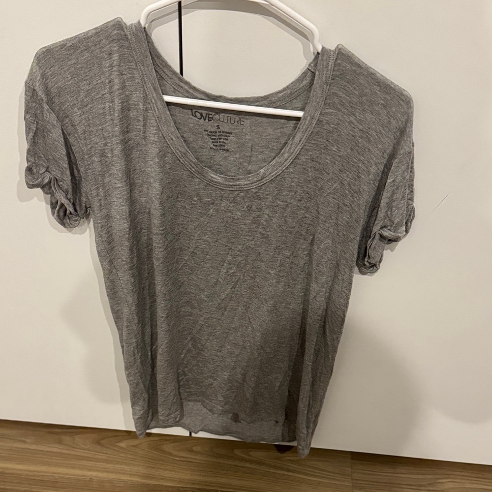 Love Culture Gray Scoop Neck Short Sleeve Tee